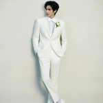 White suit jacket for men, exuding a sophisticated and edgy vibe, perfect for stage engagements, performances, and banquets.