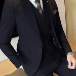 White men's suit, Korean style, slim fit, groom's wedding attire, business formal, casual blazer, cool and stylish.