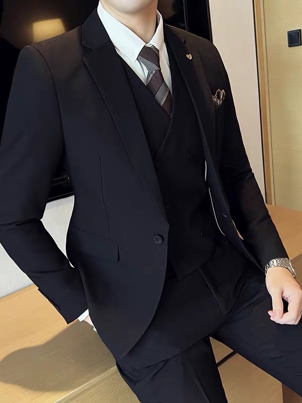 IMG_4150. White men's suit, Korean style, slim fit, groom's wedding attire, business formal, casual blazer, cool and stylish. - Image 1